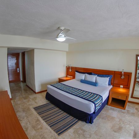 Plaza Pelicanos Grand Beach Resort All Inclusive Puerto Vallarta Eksteriør billede
