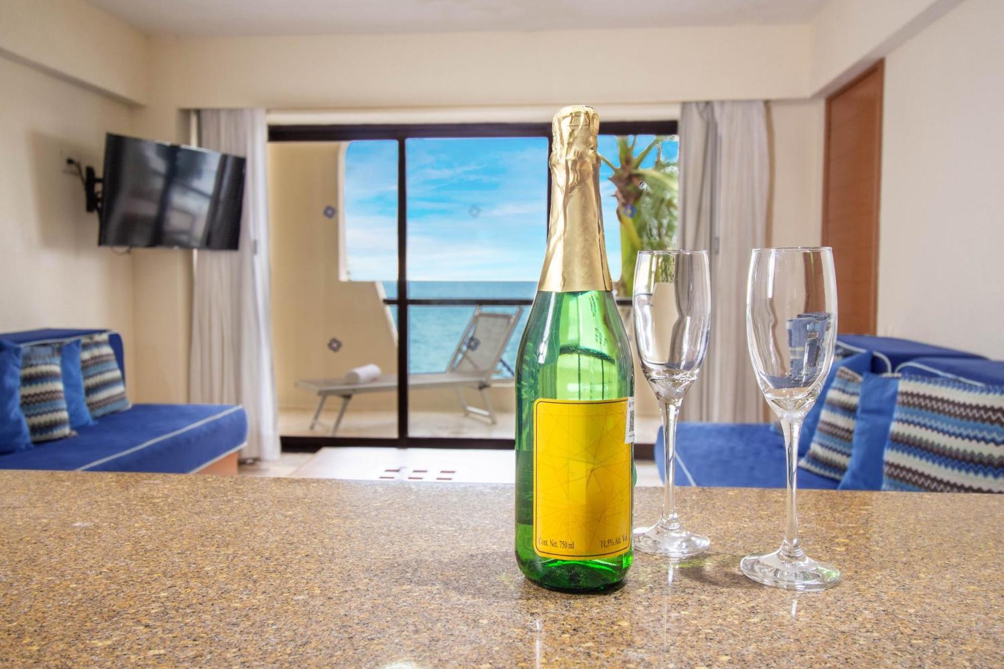 Plaza Pelicanos Grand Beach Resort All Inclusive Puerto Vallarta Eksteriør billede